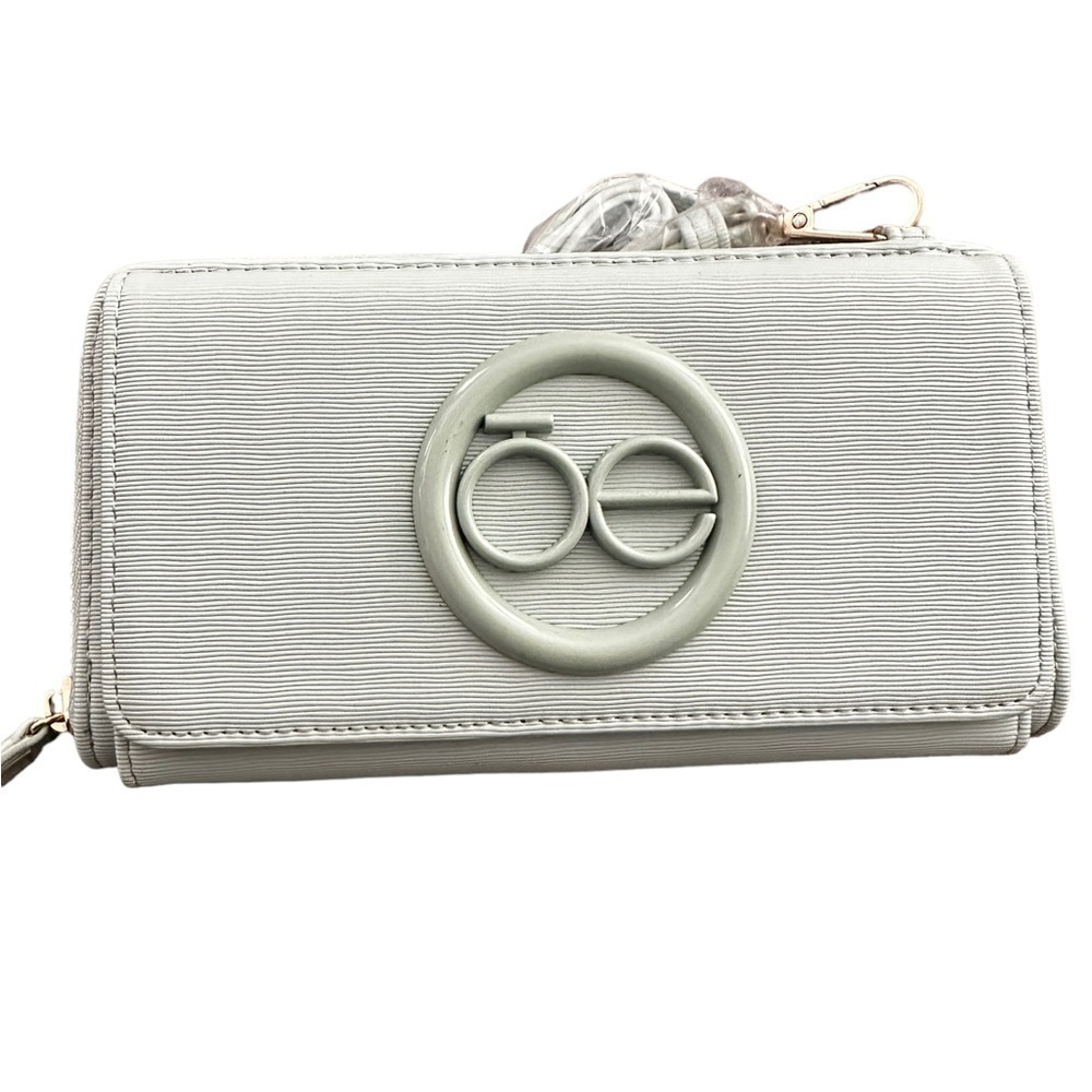 Cloe Large Single Zippered Wallet in mint Color